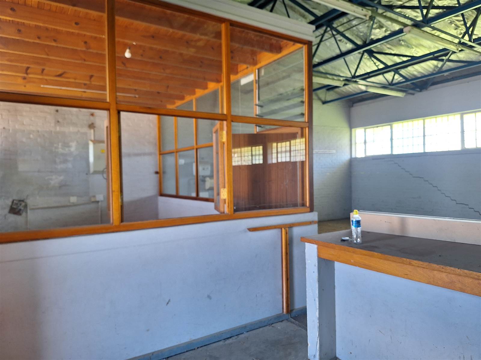 392  m² Industrial space in Uitenhage Central photo number 4