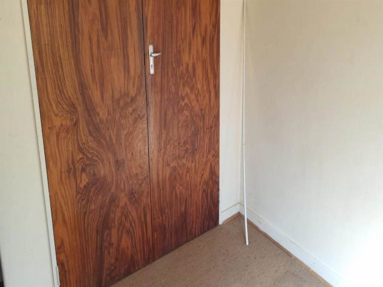 3 Bed House in Dewetsdorp photo number 11