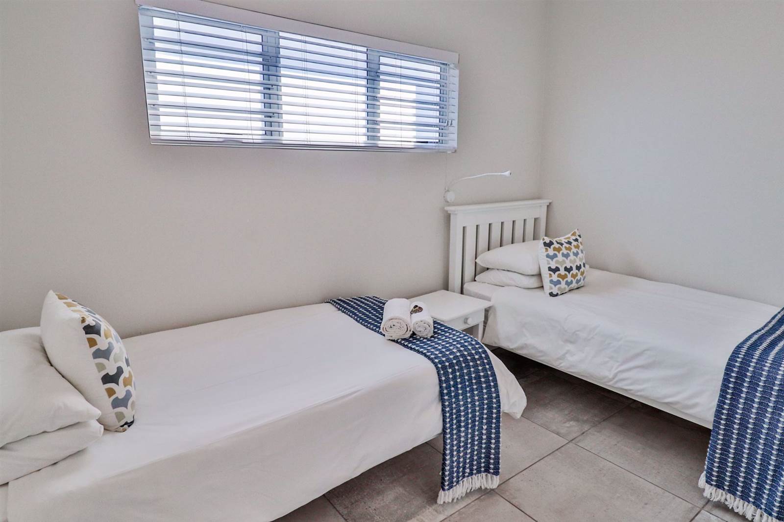 2 Bed Apartment in Elands Bay photo number 11