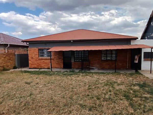 3 Bedroom House 3 Bedroom House