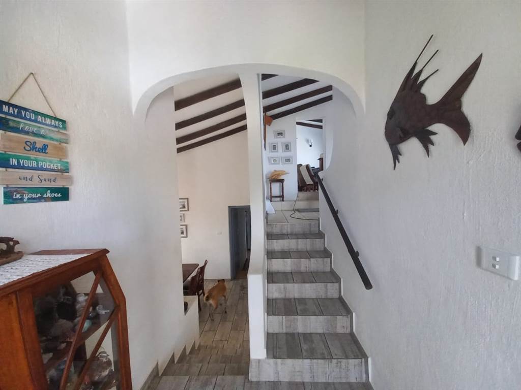 4 Bed House in Santareme photo number 14