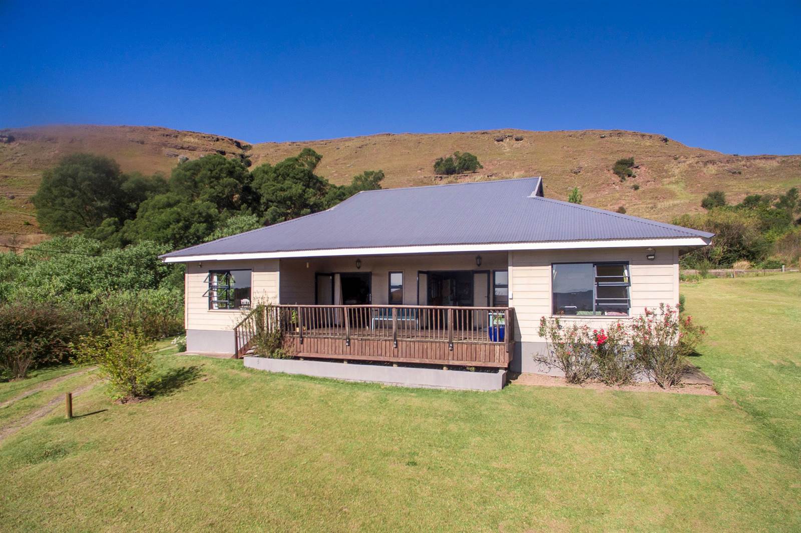 4 Bed House in Underberg photo number 4