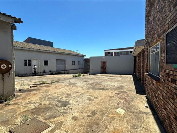 950  m² Industrial space