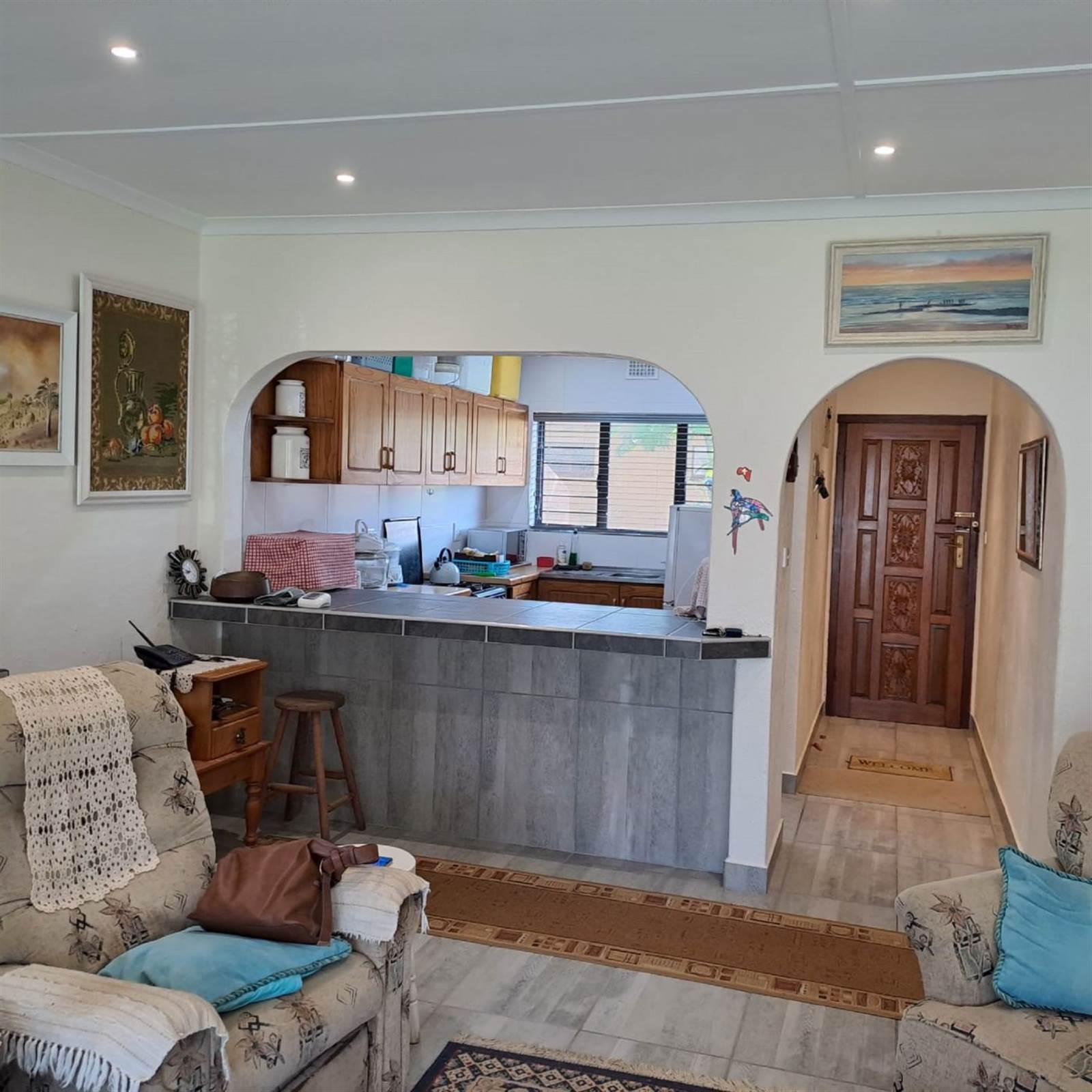 2 Bed Apartment in Scottburgh South photo number 3