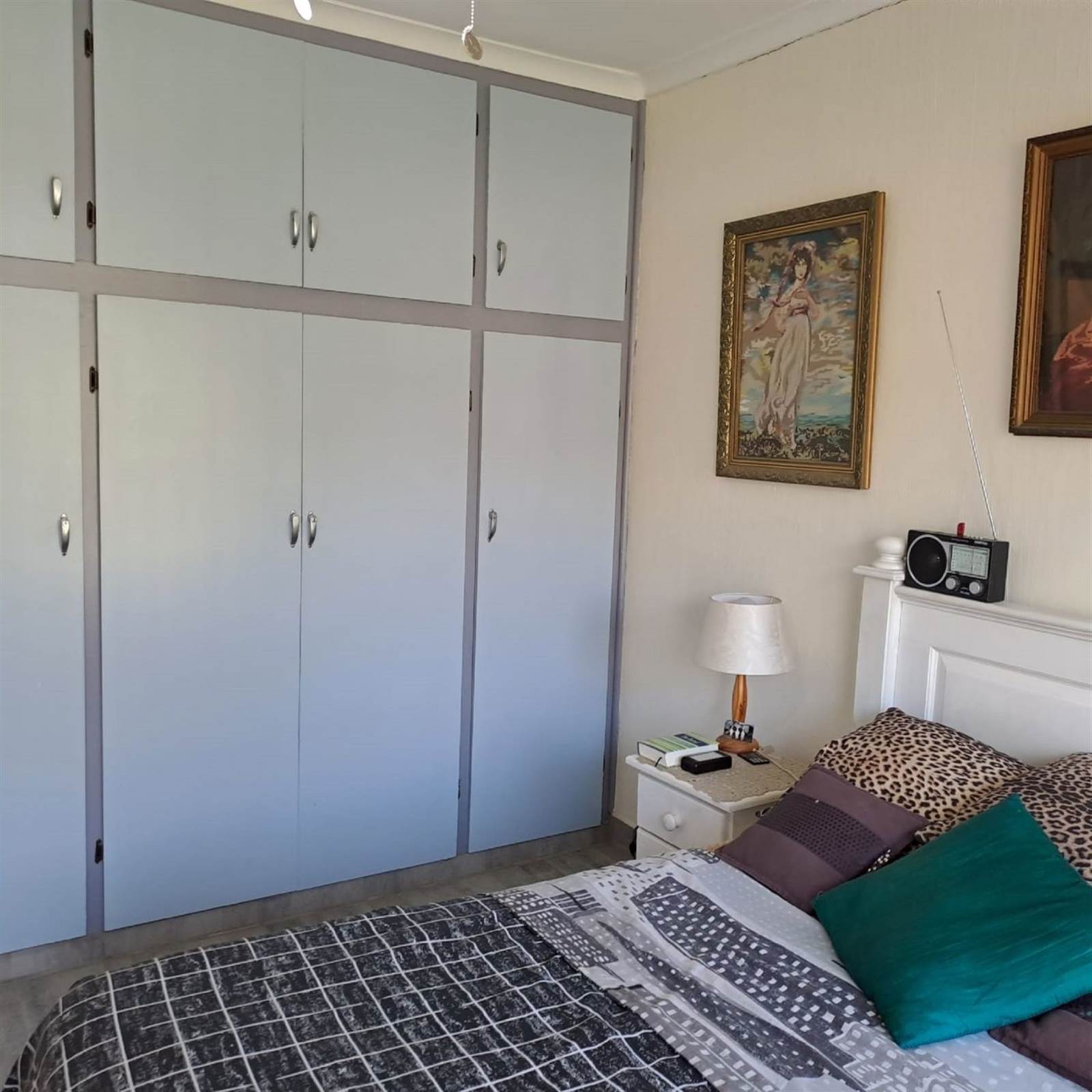 2 Bed Apartment in Scottburgh South photo number 7