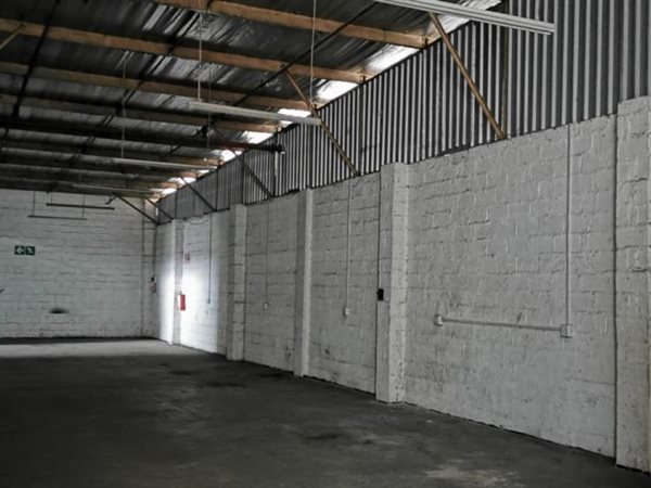 200  m² Industrial space in Jacobs