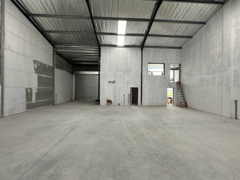 408  m² Industrial space in Bellville Central photo number 2