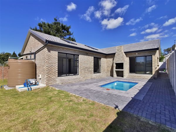 4 Bedroom House 4 Bedroom House