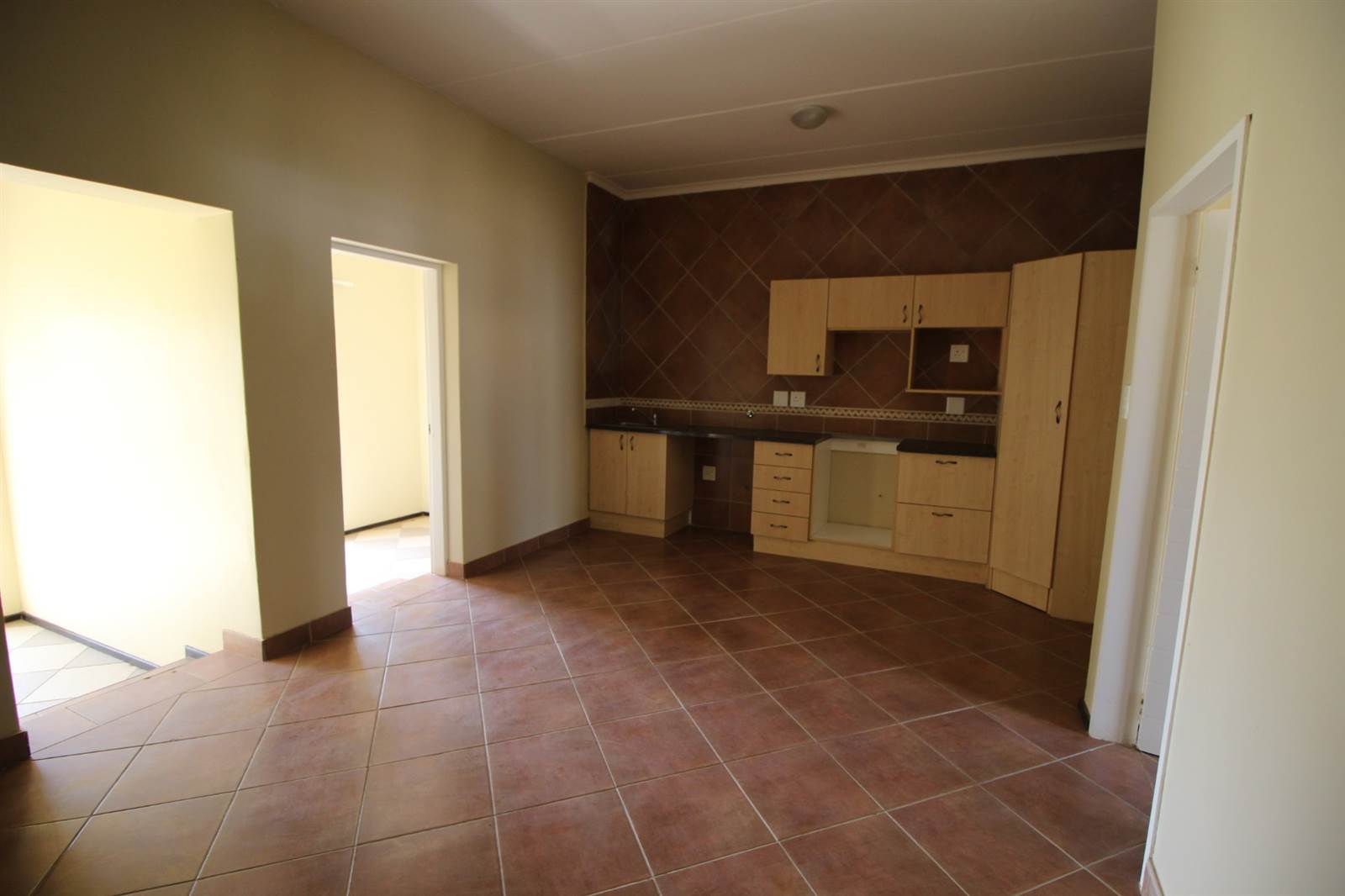 2 Bed Flat in Krugersdorp North photo number 15