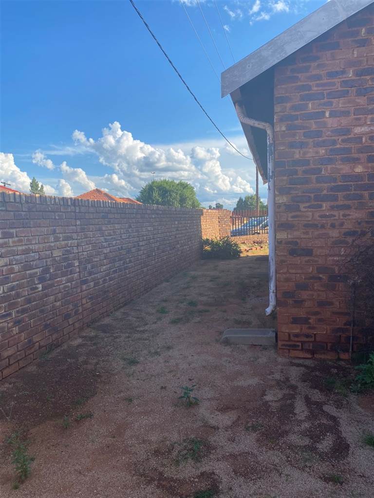 3 Bed House in Mmabatho photo number 13