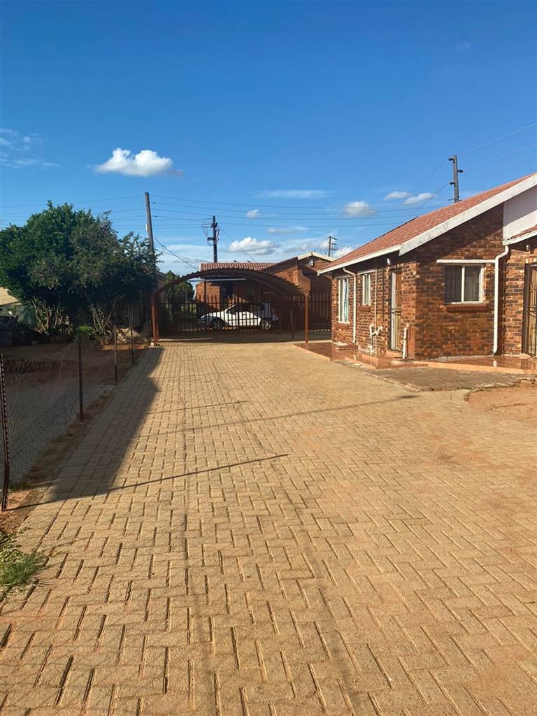 3 Bed House in Mmabatho photo number 17