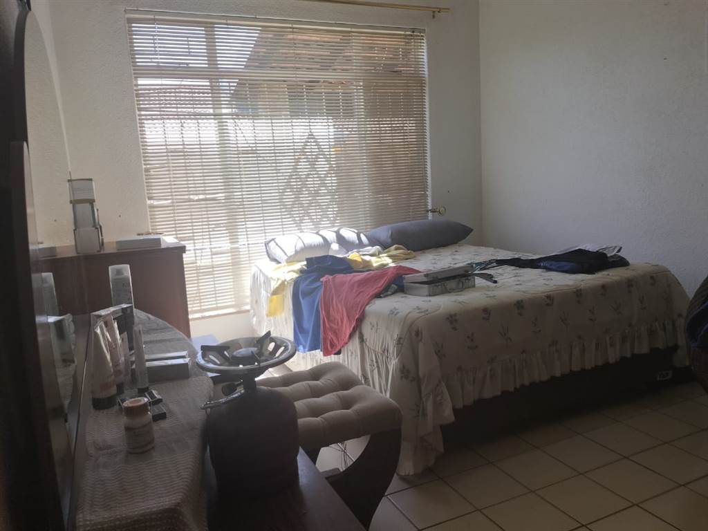 2 Bed House in Stilfontein photo number 11