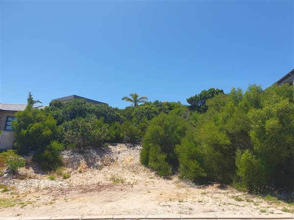 775 m² Land available in Great Brak River