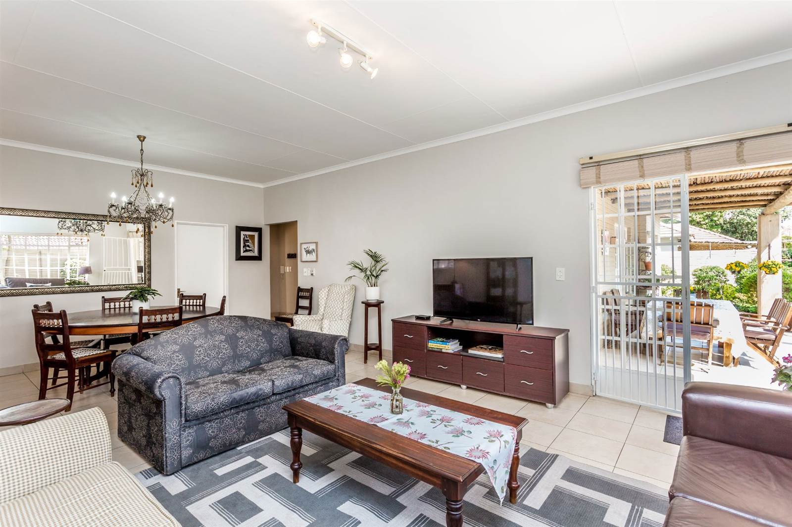 3 Bed Townhouse in Craighall photo number 10