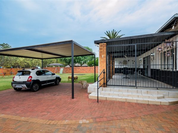 4 Bed House in Daggafontein