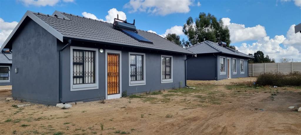 2 Bed House in Reiger Park photo number 7