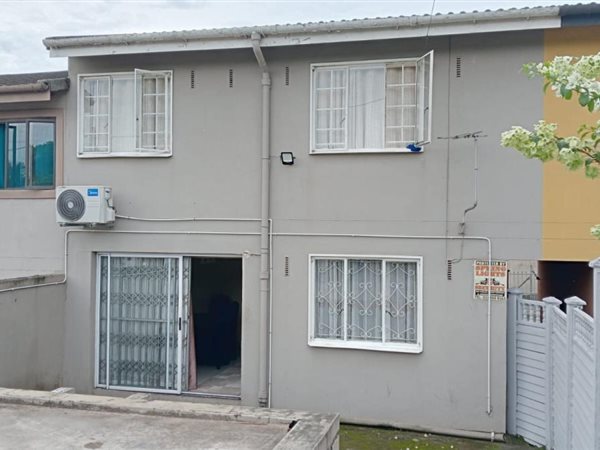 3 Bedroom Townhouse 3 Bedroom Townhouse