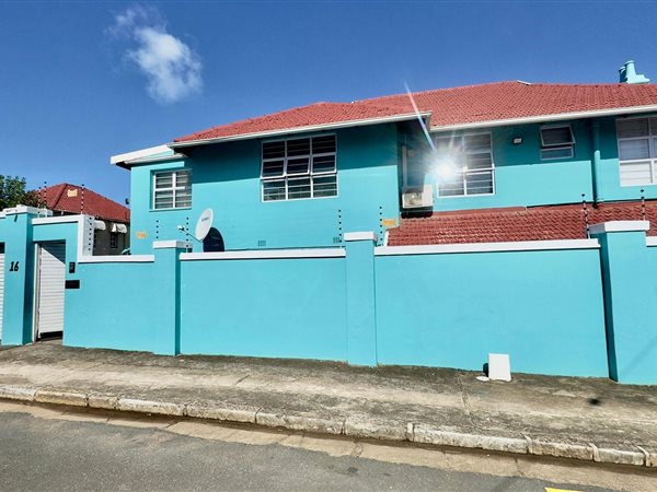 6 Bedroom House 6 Bedroom House