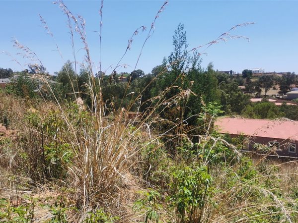 1571 m² Land available in Waterkloof Heights