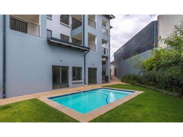 1 Bed Apartment in Northcliff photo number 15