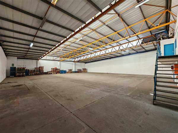 816  m² Industrial space