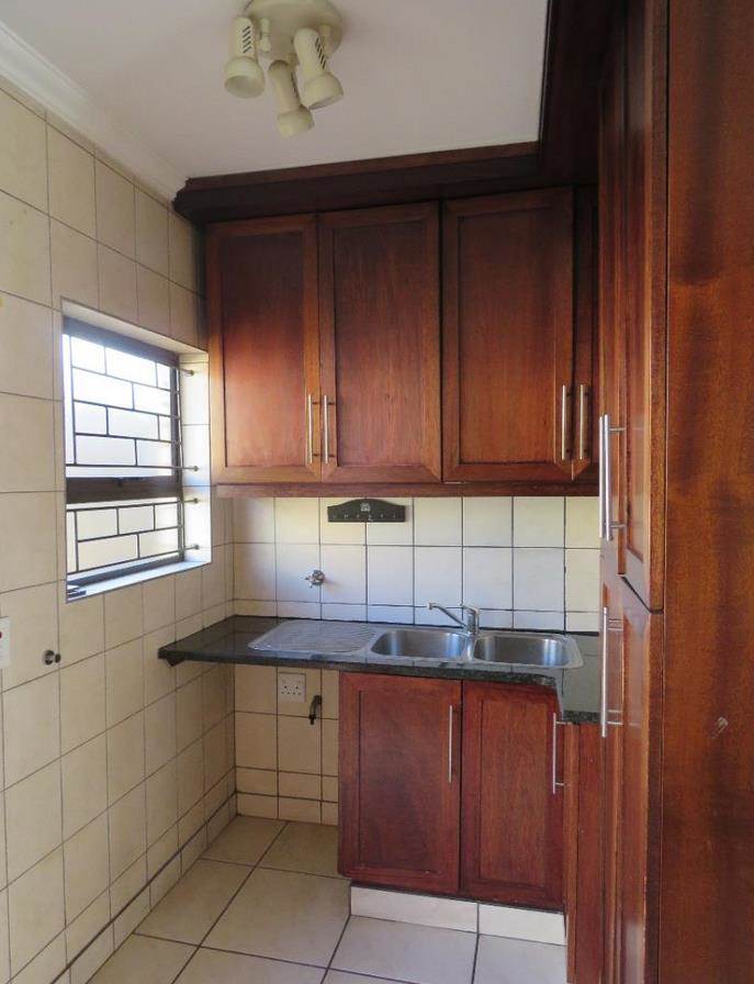 3 Bed Townhouse in Harrismith photo number 7