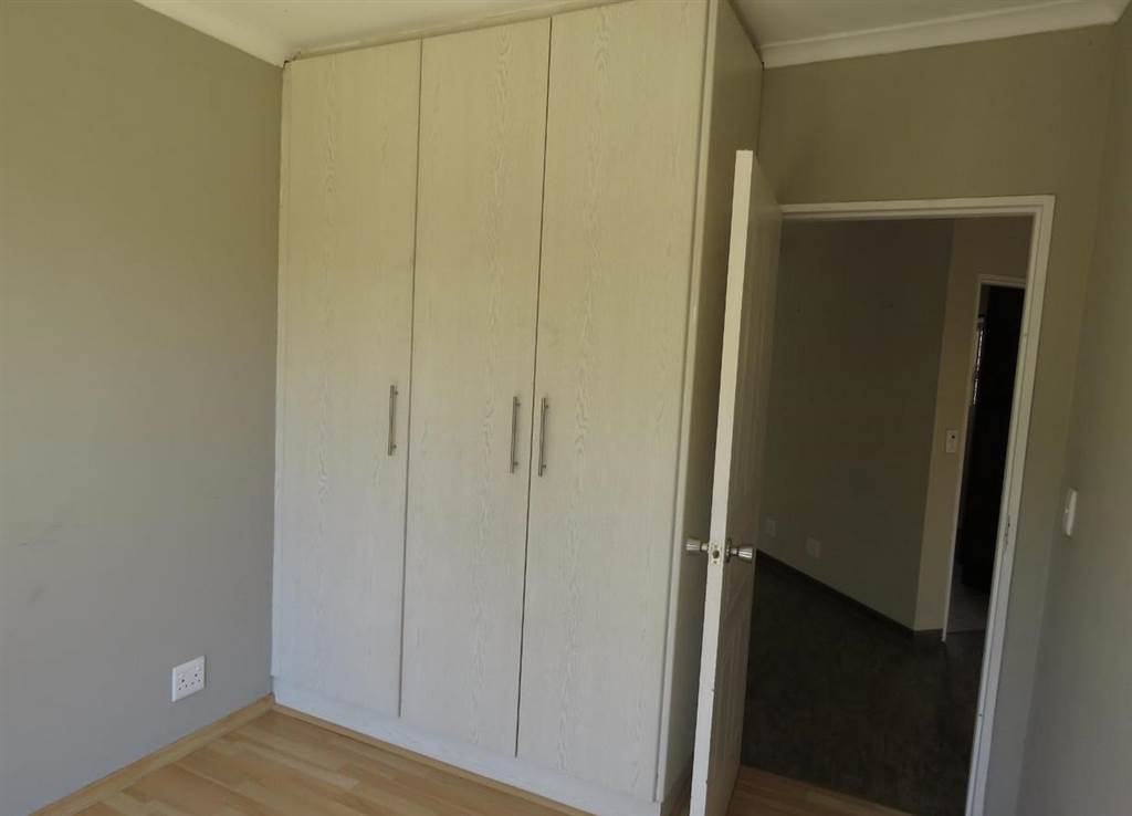 3 Bed Townhouse in Harrismith photo number 13