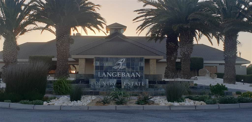 802 m² Land available in Langebaan Country Estate photo number 11