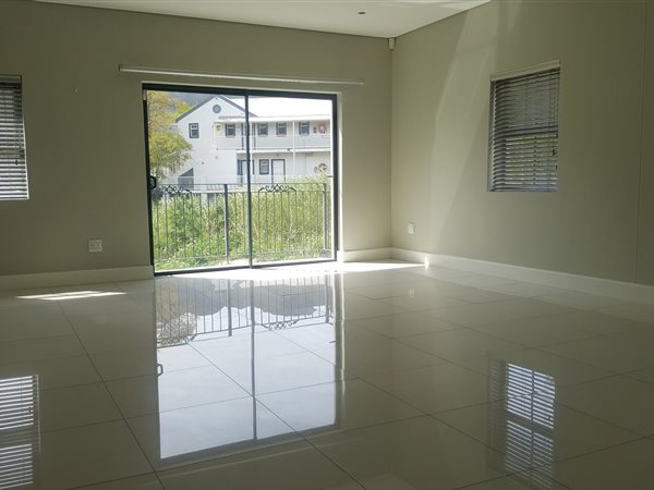 1 Bedroom Flat 1 Bedroom Flat