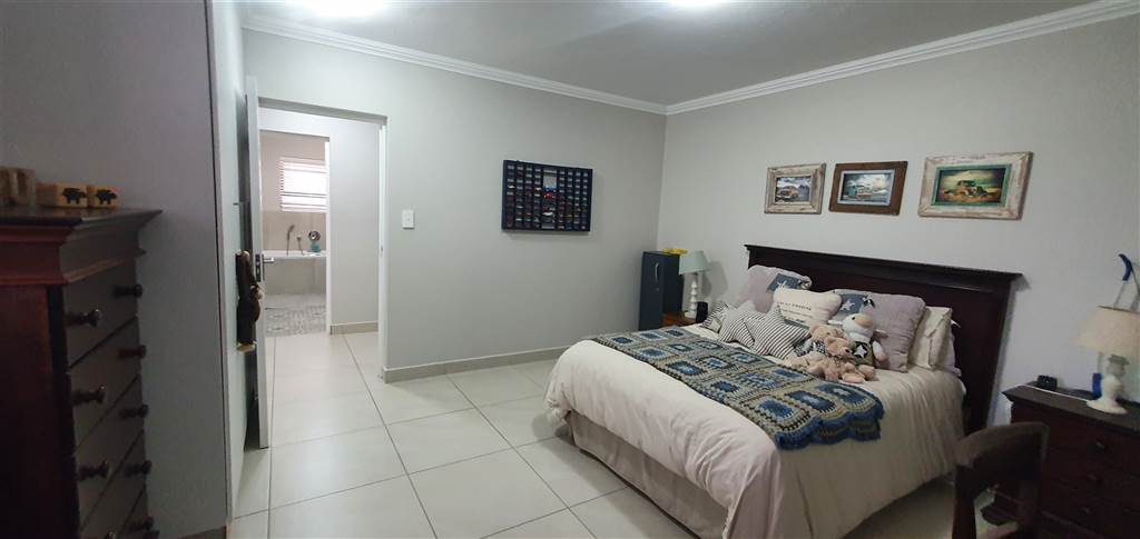 3 Bed House in Klein Brak River photo number 26
