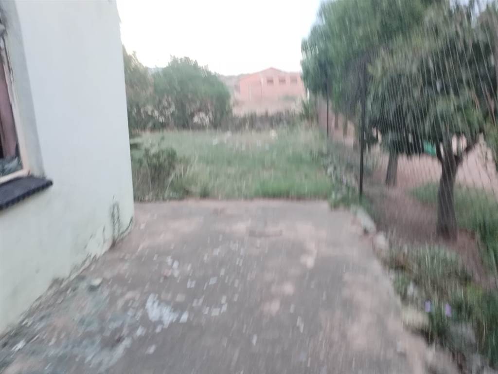 1000 m² Land available in Seshego photo number 4