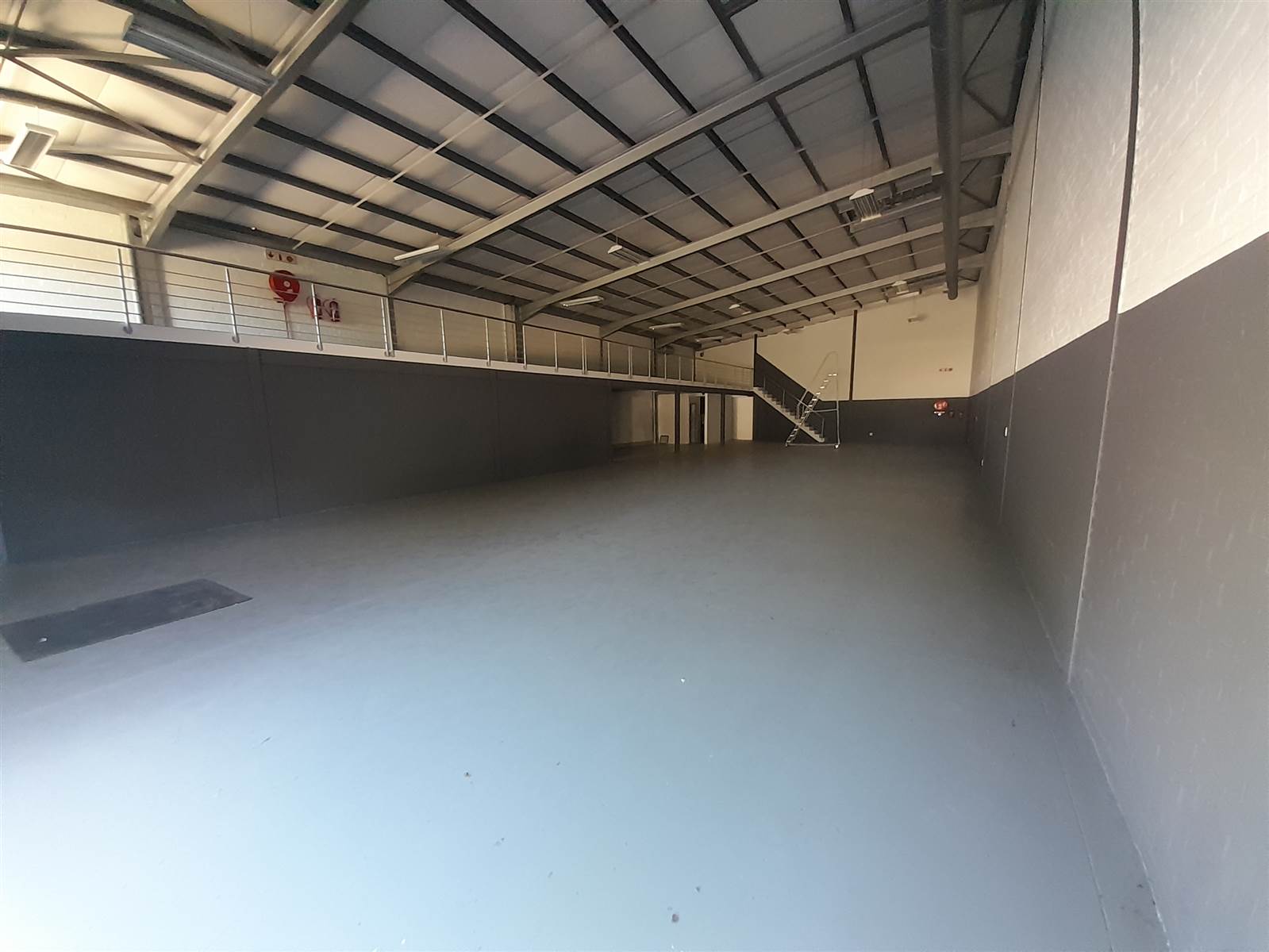 535  m² Industrial space in Brackenfell Central photo number 1