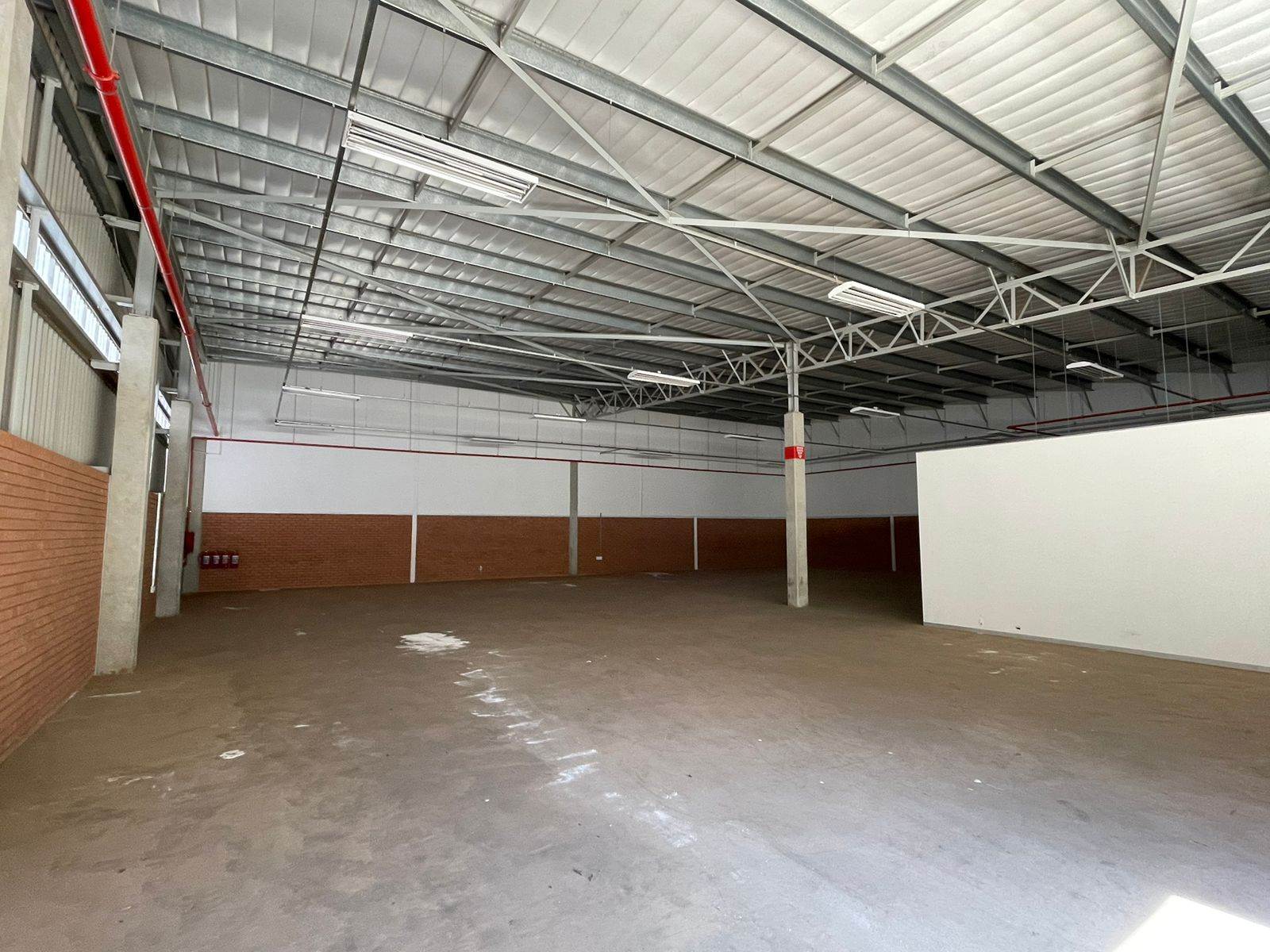 673  m² Industrial space in Olifantsfontein photo number 2