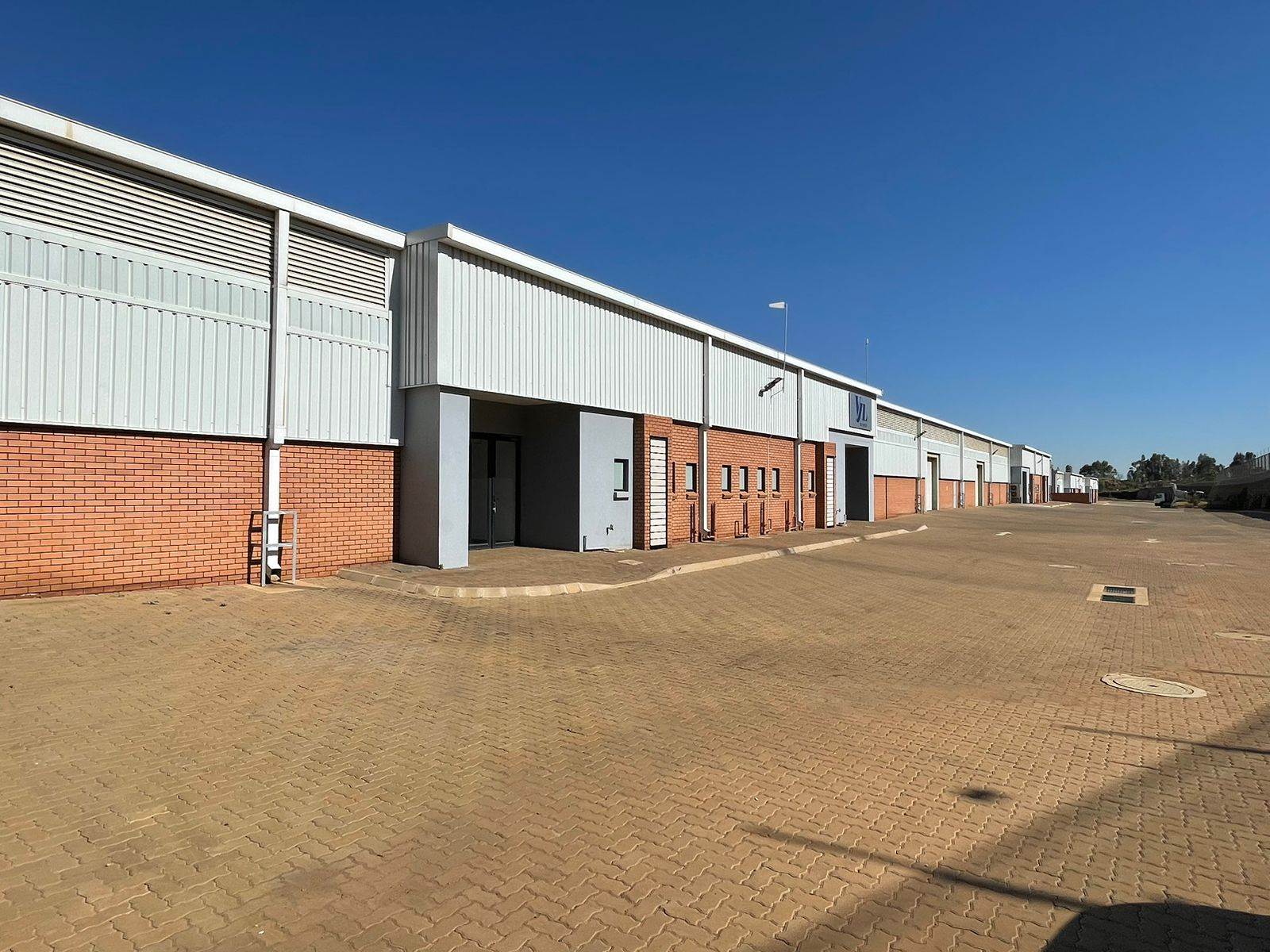 673  m² Industrial space in Olifantsfontein photo number 17