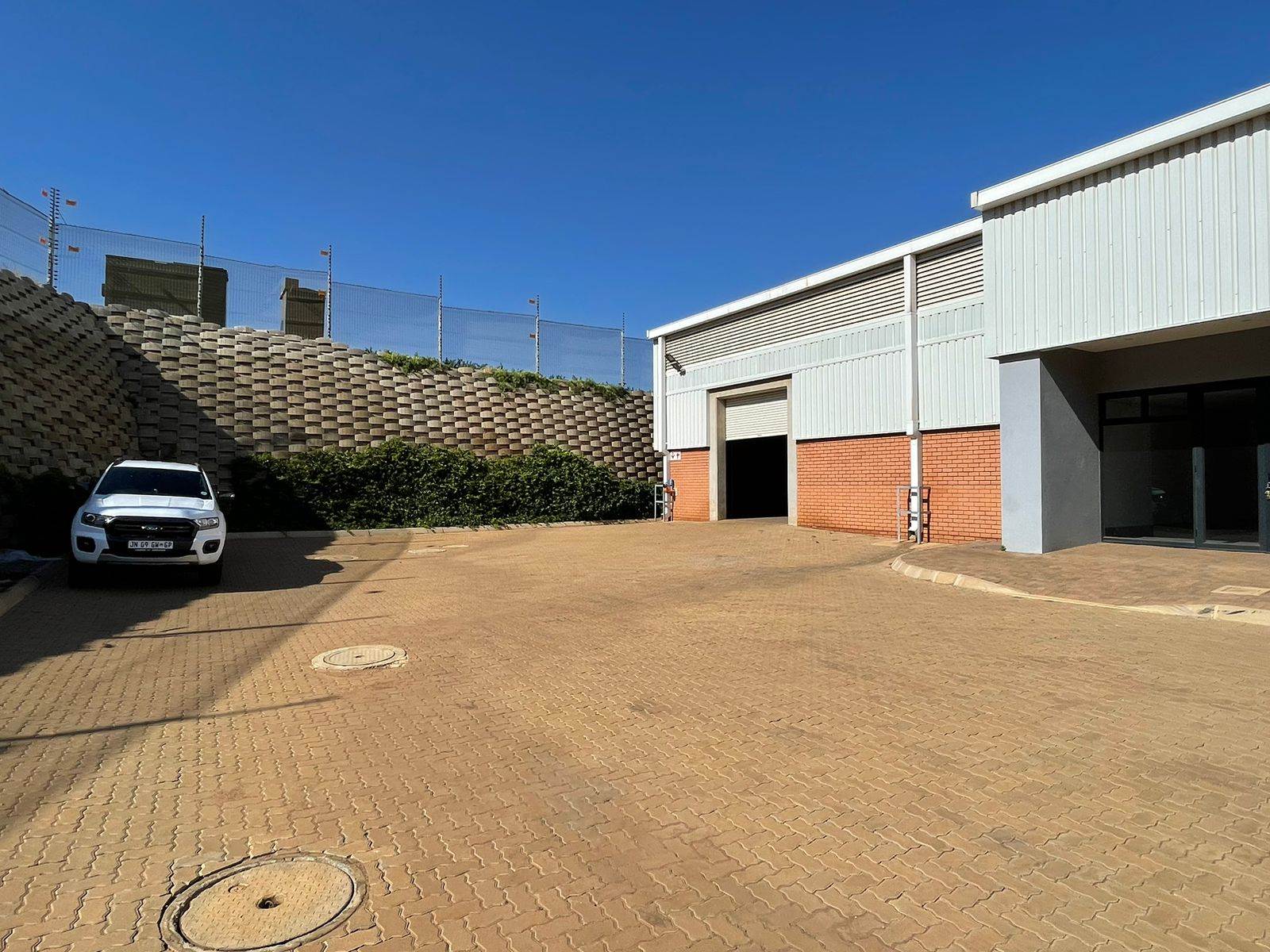 673  m² Industrial space in Olifantsfontein photo number 16