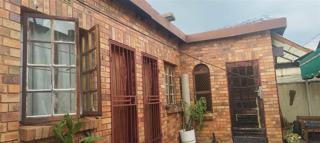 3 Bed House in Moroka photo number 16