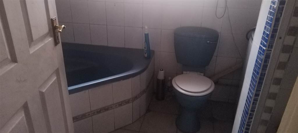 3 Bed House in Moroka photo number 8