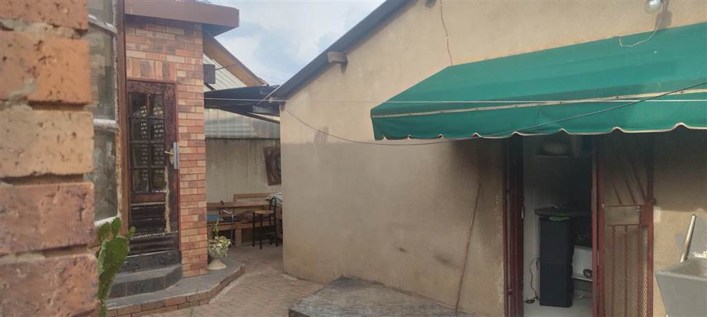 3 Bed House in Moroka photo number 18