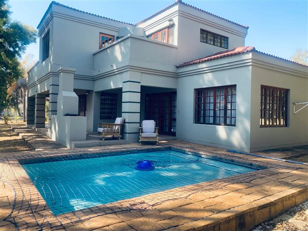 4 Bedroom House 4 Bedroom House