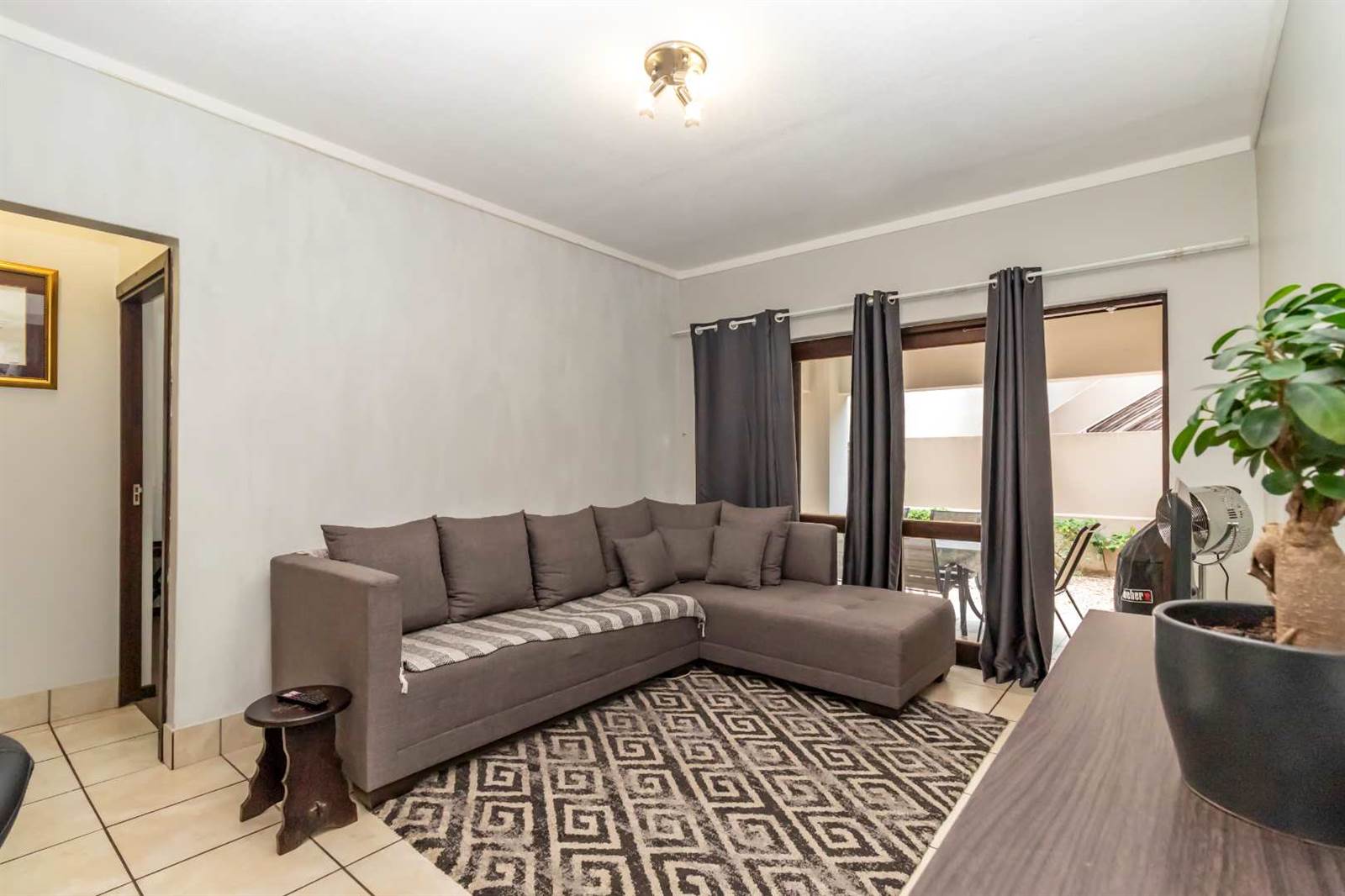 1 Bed Apartment in Witkoppen photo number 9