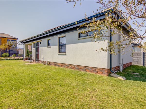 3 Bedroom House 3 Bedroom House