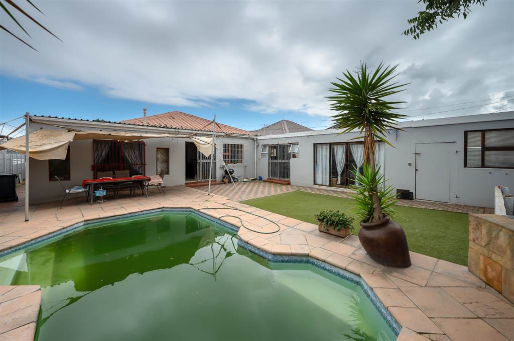 3 Bed House in Parow photo number 27