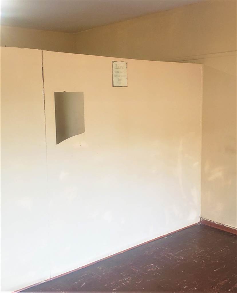 1 Bed Apartment in Pietermaritzburg Central photo number 7