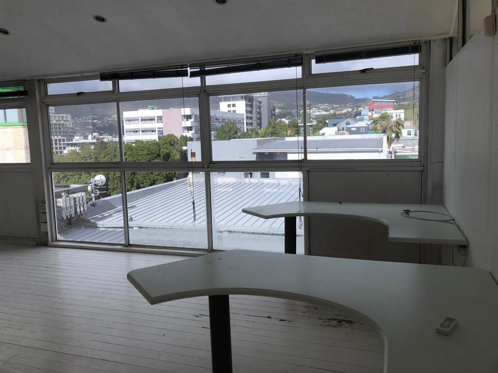 350  m² Commercial space in Bo-Kaap photo number 16