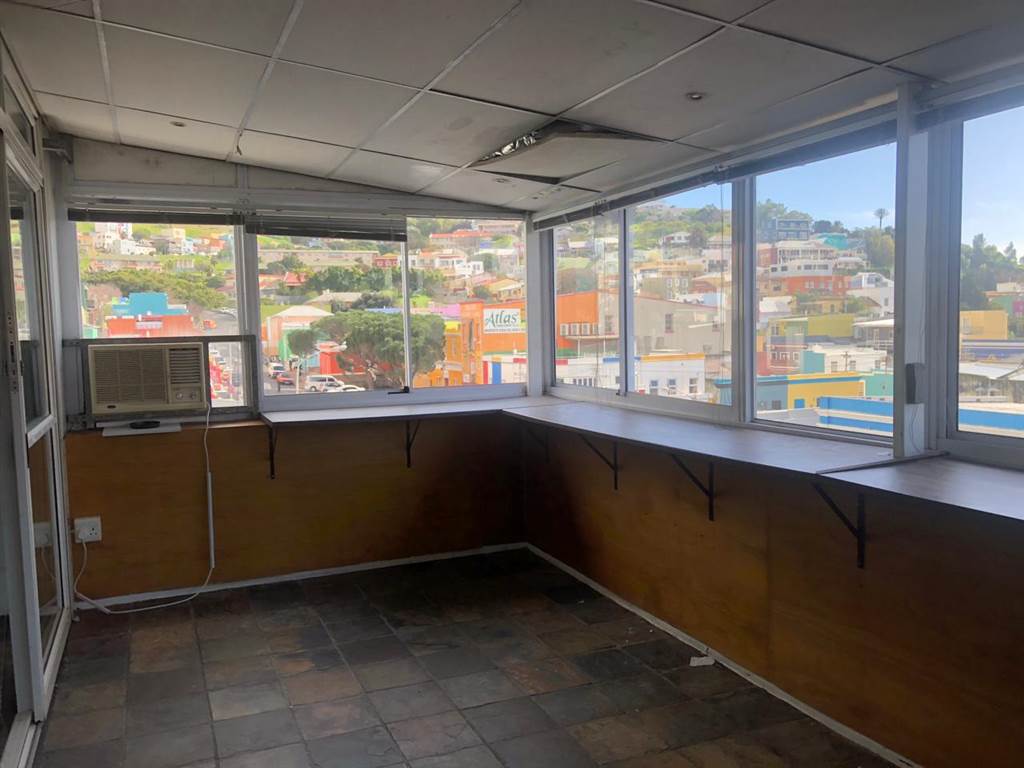 350  m² Commercial space in Bo-Kaap photo number 21