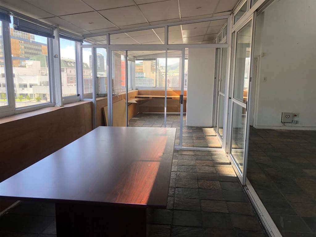 350  m² Commercial space in Bo-Kaap photo number 22