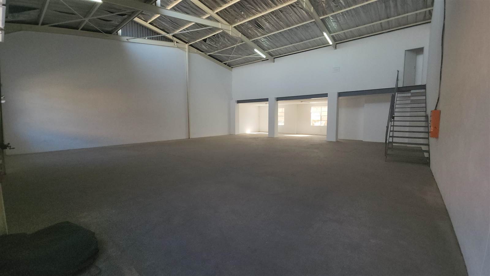 2100  m² Industrial space in Kya Sands photo number 4