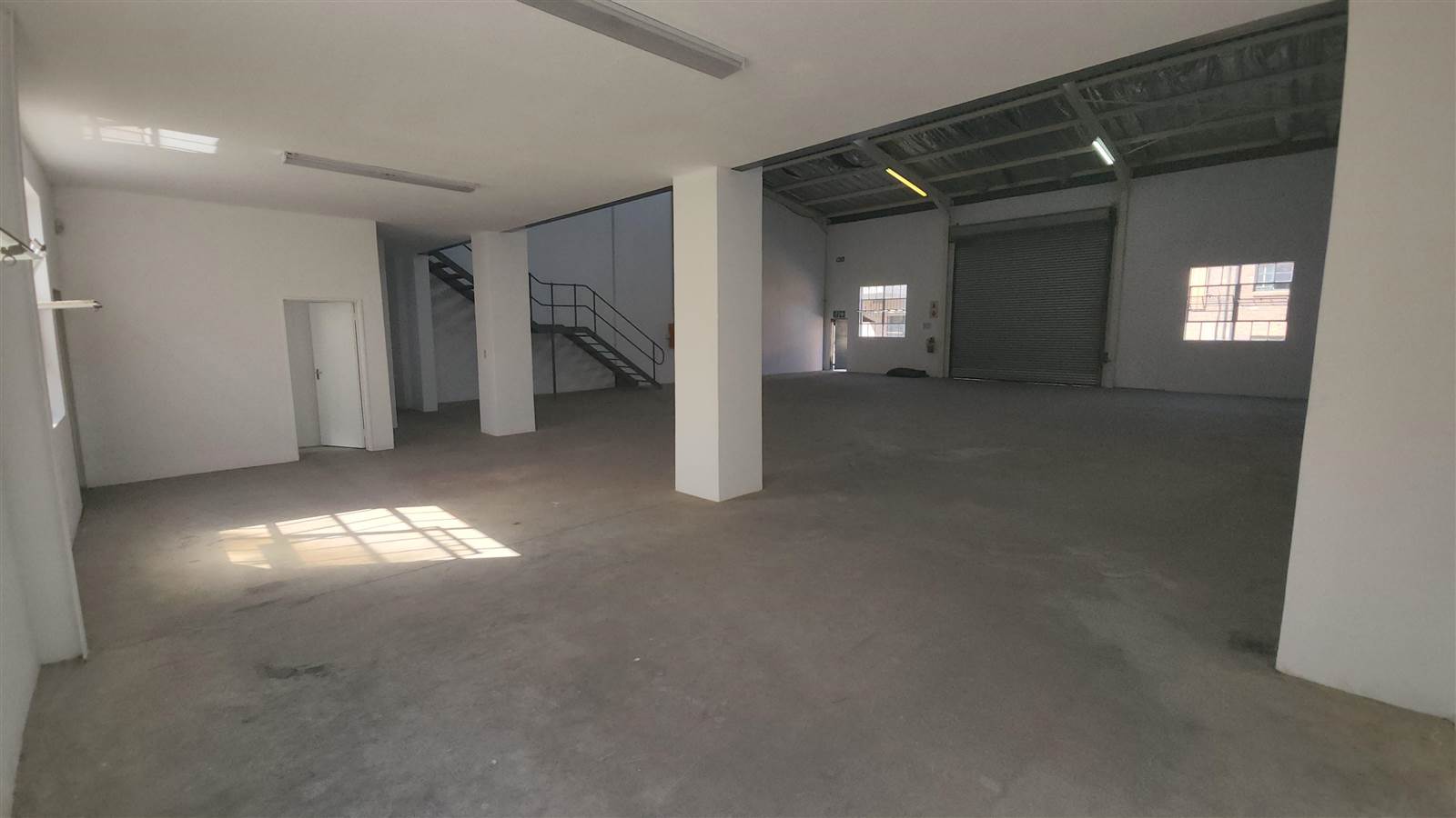 2100  m² Industrial space in Kya Sands photo number 3