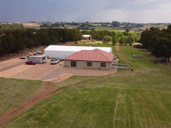 4.4 ha Smallholding