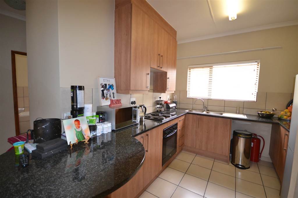 2 Bed Apartment to rent in Southcrest RR4089191 Private Property